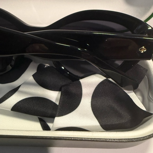 Kate Spade cat eye Black Sunglasses - Picture 3 of 6